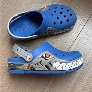 CROCS KIDS SHARK